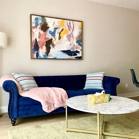 Castle 1 Bd Pool, Parking, Mdr Apartment